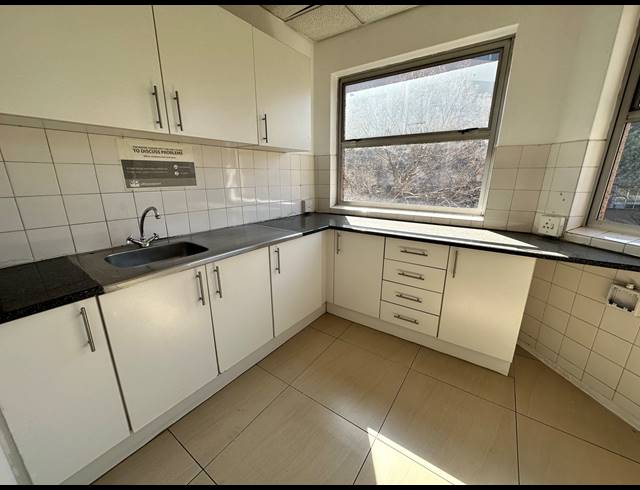 963M² OFFICE TO LET IN PARKTOWN